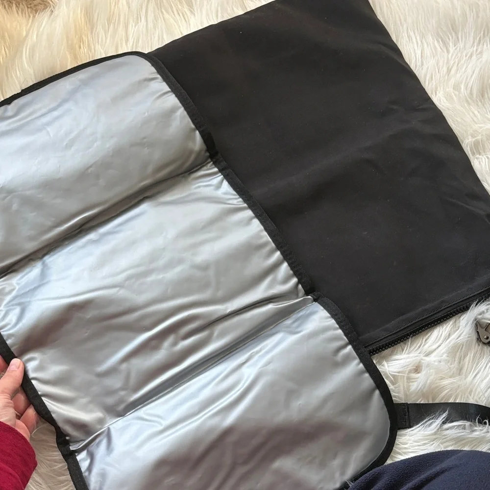The best diaper bag! Neoprene black! Like new